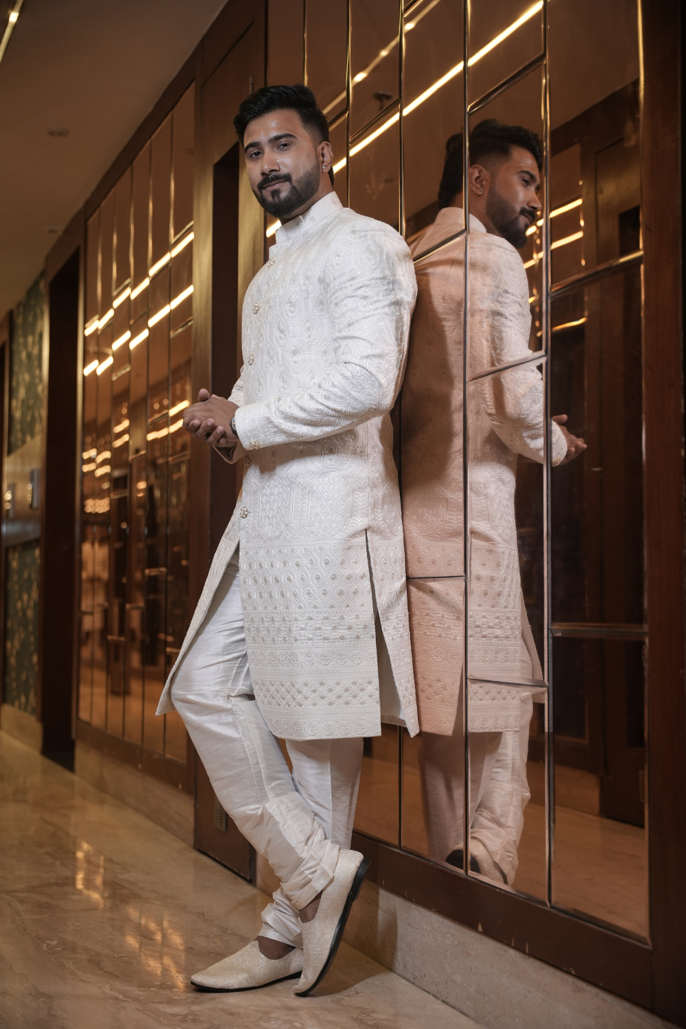 Ivory Majesty Embroidered Indo-Western Sherwani1