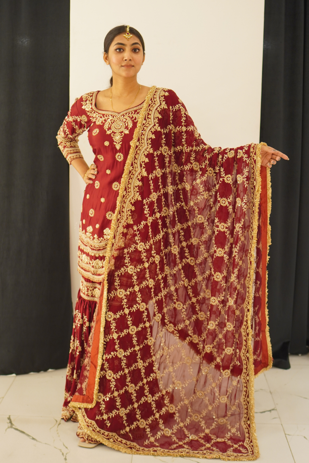 Maroon Gharara Set With Golden Thread Work Embellishment1