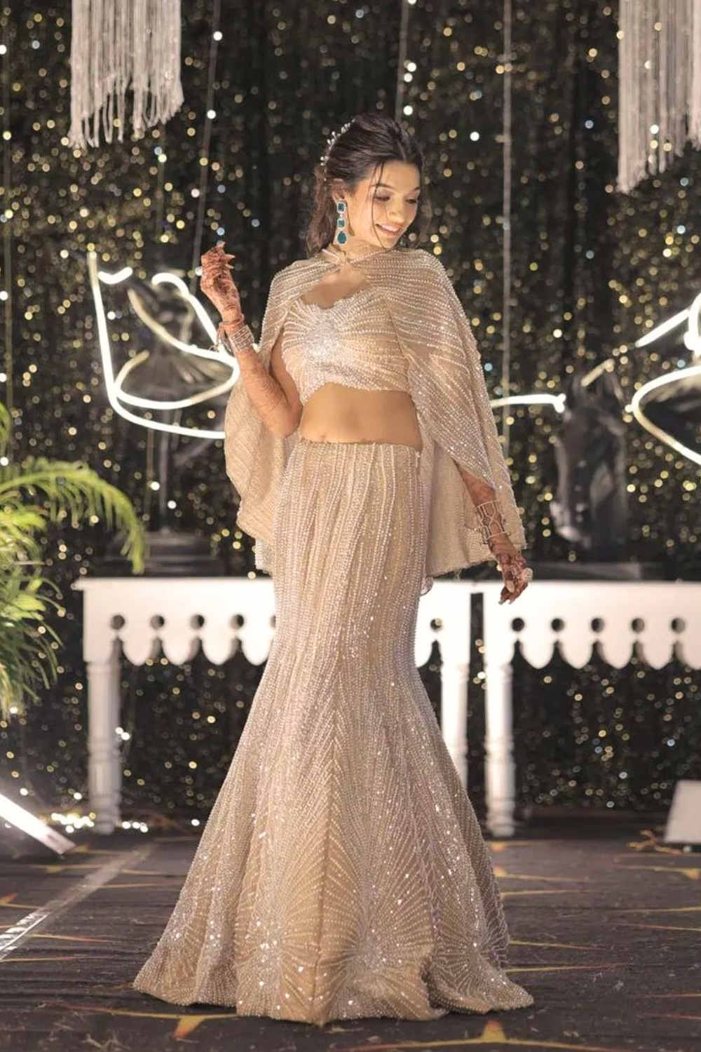 Beige Fishcut outfit with cape