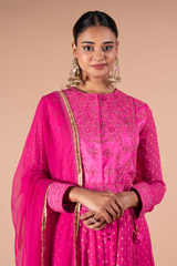 Kurta with Golden Printed MotifsDSC09577