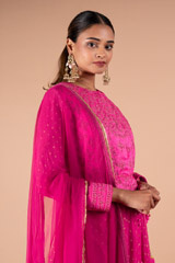 Kurta with Golden Printed MotifsDSC09582