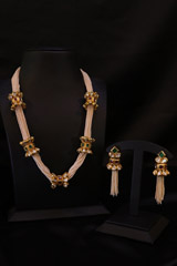 Pearl And Kundan Necklace Set