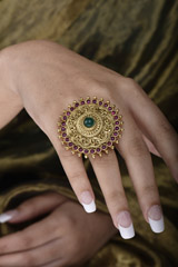 Gold Antique Ring_SUB1538