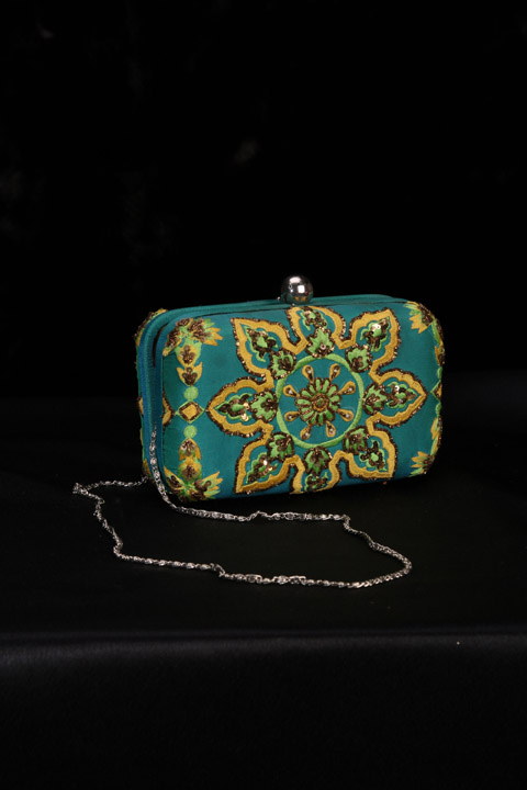 Turq Chakri Clutch