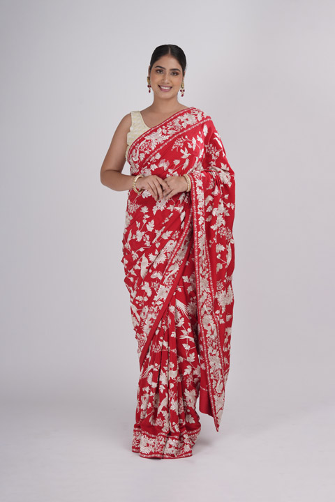 Off White Scallop Blouse And Red Saree