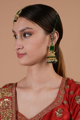 Green Earrings And A Mangtika Set_DTR3961