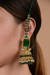 Green Earrings And A Mangtika Set_DTR3962