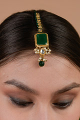 Green Earrings And A Mangtika Set_DTR3964