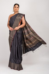 Black Saree With A Broad Border_DSC5742-Edit