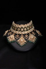 Kundan And Pearls Neckpiece SetIMG_1482