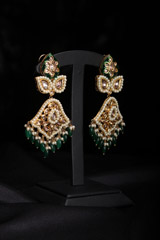 Kundan And Pearls Neckpiece SetIMG_1489