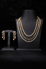 Kundan And Pearl Set