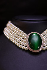 Pearl Neckpiece