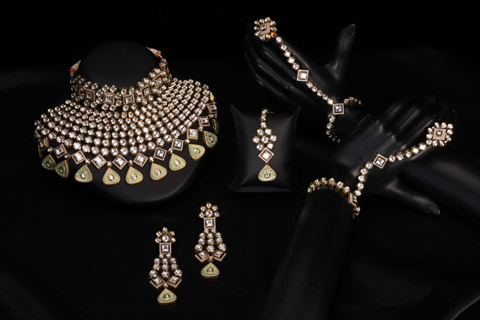 Green And White Necklace Set