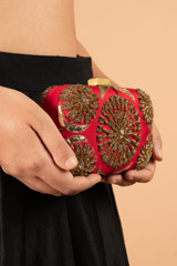 Red Fan ClutchDSC03314