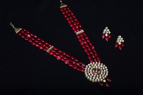 Kundan Pendant Necklace Set