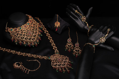 Green And Red Bridal Set