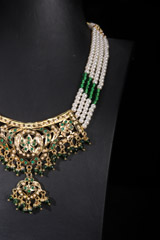 White And Green Necklace SetIMG_9974