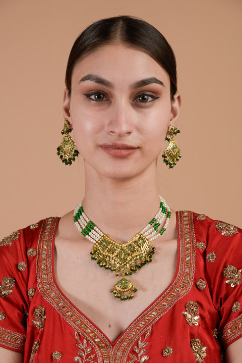 Green and White Necklace Set