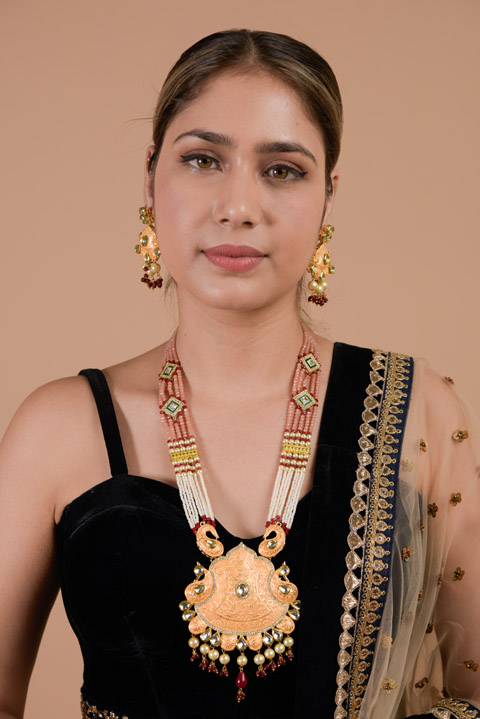 Peach and White Necklace Set