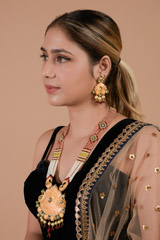 Peach and White Necklace Set_DTR3509