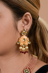 Peach and White Necklace Set_DTR3510