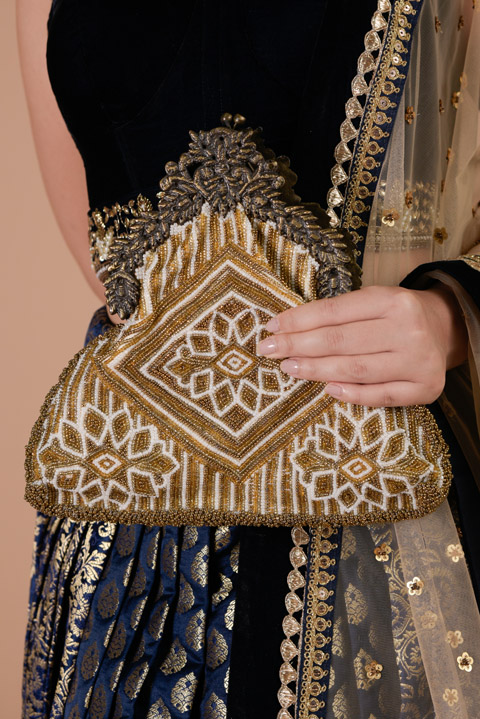 Beaded White And Gold Purse