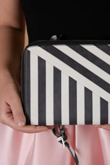 Monochrome Striped Sling_DTR3672
