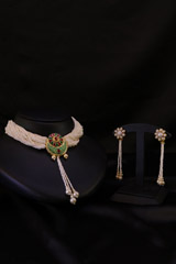 Choker with Green Pendant