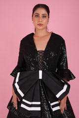 Black Sheeted Gown With BowDSC01477