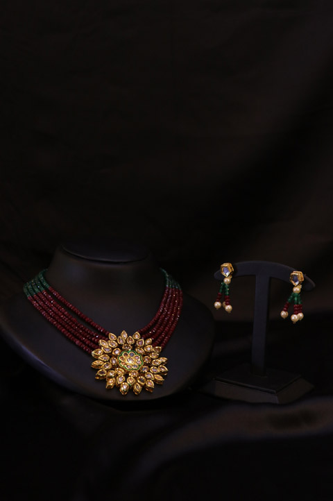 Red and Green String Necklace Set
