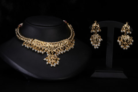 Jadau Set with White Pearls