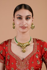 Golden Jadau Necklace Set