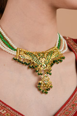 Golden Jadau Necklace Set_DTR3376