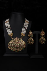 Pearl And Jadhau Necklace Set