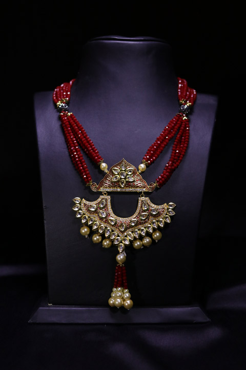 Necklace with Kundan Pendant