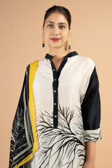 White Mandarin Collar Kurta SetDSC03565