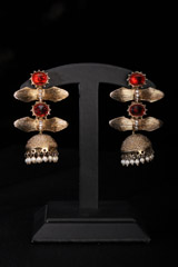 Pearl And Stone Earrings385_video