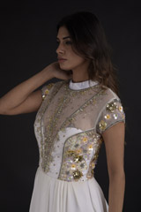 White High Collar Layered Gown_DTR9172