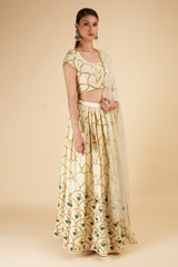 Ivory Scallop LehengaDSC00385