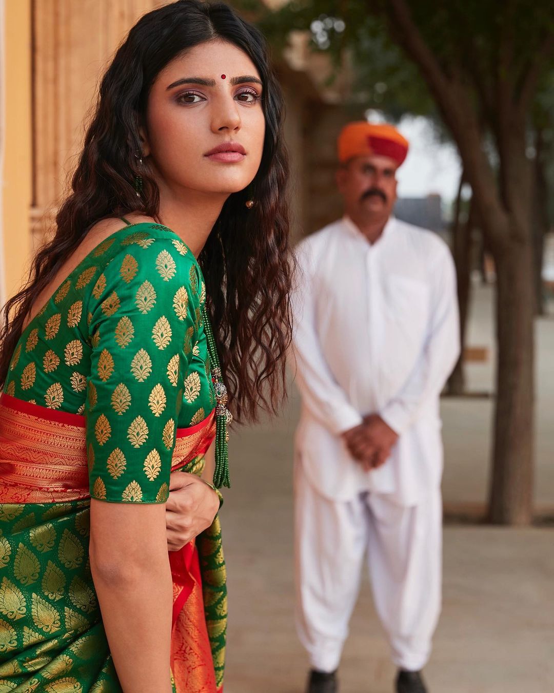 Dark Green Print Silk Saree3