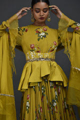 Yellow Printed Gown With Belt_SUB8301