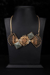 Fan Motif necklace