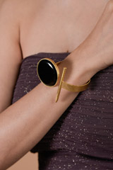Gold Plated Black Circle Stone Open Cuff_DTR3804