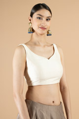 Offwhite sleeveless blouseDSC08520