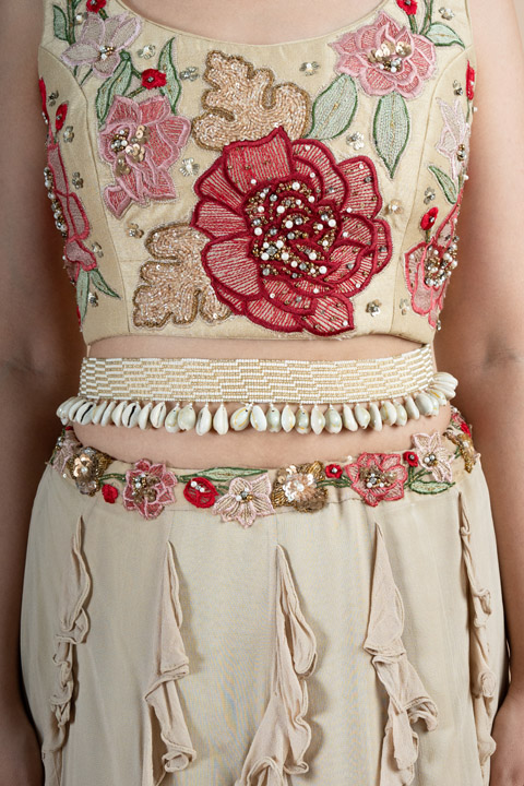 Off white poth shell belt