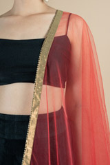 Red dupatta golden borderDSC00130