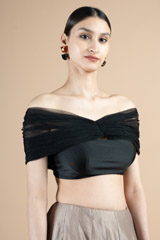 Off the shoulder black capeDSC09778