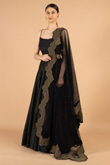 Scalloped embroidered black dupattaDSC06980