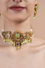 Green gold jade choker setDSC08198